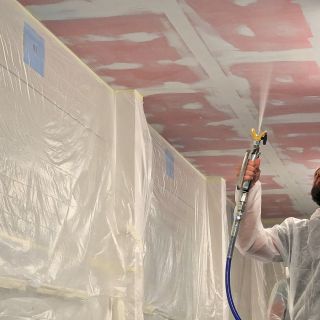 Stříkací stěrky místo štuku: Pro vyhlazení a vyrovnání velkých ploch před výmalbou: – Rychlost – námi dodávané hmoty pro...